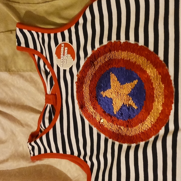 Girls Marvel Shirt - Picture 2 of 4